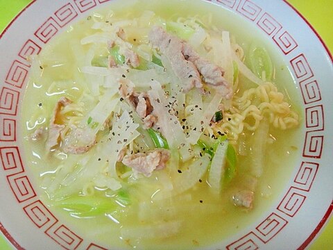 大根と豚肉の塩ラーメン